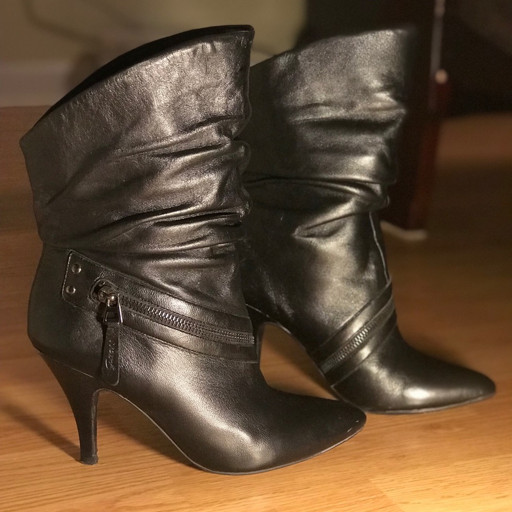 Black leather guess boots